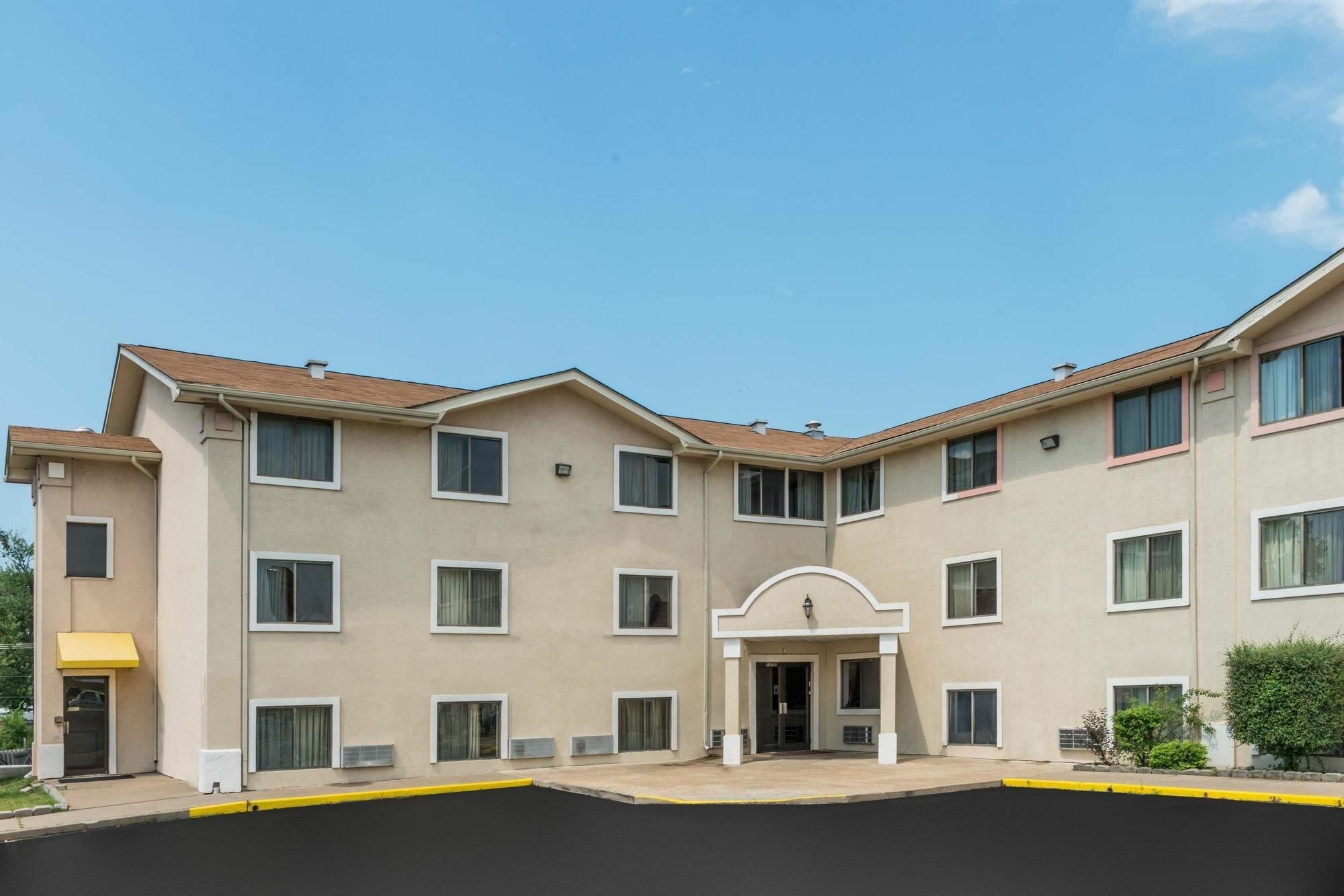 Super 8 By Wyndham Bridgeton/Arpt/St Louis Area Exterior foto
